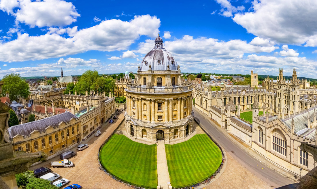 Topic is Travel Destination to United Kingdom. Overview from the streets of Oxford, a landmark in England.