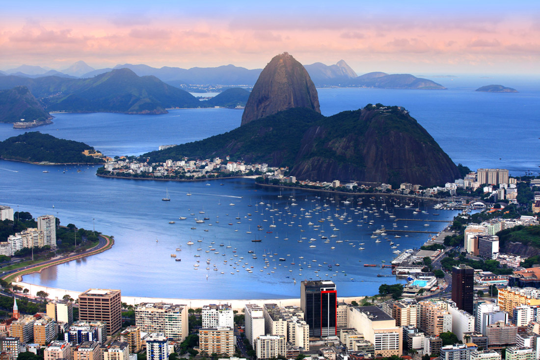 Sugarloaf Mountain: Iconic landmark showcasing Rio de Janeiro's natural beauty.