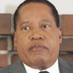 Larry Elder, 2024 Presidential Candidate, By Matt Johnson from Omaha, Nebraska, United States - IMG_1342, CC BY 2.0, https://commons.wikimedia.org/w/index.php?curid=136456174